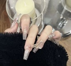 -睫毛弯弯·美甲美睫