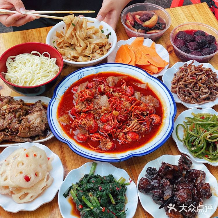 冬瓜山夜宵店yyds‼️73种凉菜！凉拌脆骨爆好吃