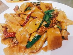 爆炒皮带面-小河公主秘制烤羊腿(小绿谷店)