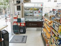 -全家便利店(上海火车站站二店)