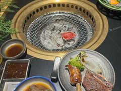-山川小町·极番烧肉(新地假日广场店)