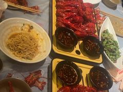 -肥肥虾庄·金牌油焖大虾(杨园滨江时代walk店)