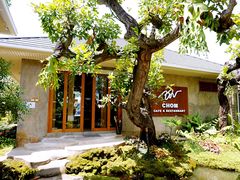 -Chom Cafe and Restaurant