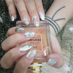 -蜜丝卡伦美甲美睫半永久