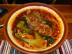 著名的酸辣面-源一咖啡馆(麒麟巷步行街店)