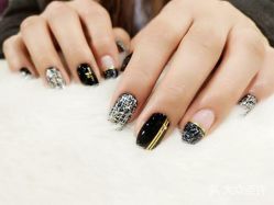 -U mi Nail美甲工作室