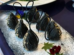 天鹅榴莲酥-百盛·鼎膳(中海财富中心)