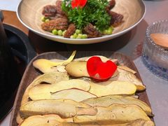见手青-芸山季·云南野生菌火锅(人民广场来福士店)