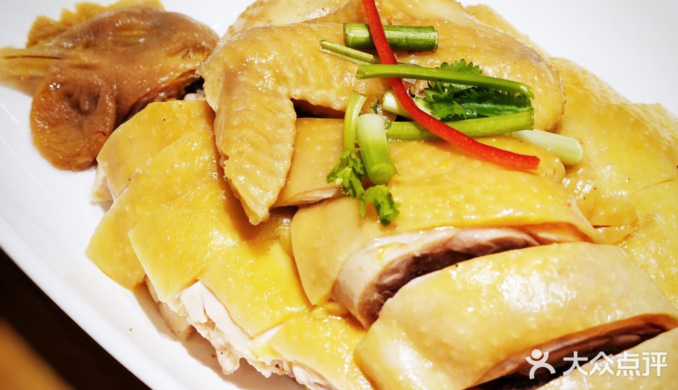 粤菜小馆味不小，性价比奇高，排队是常态
