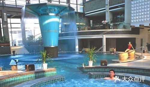 和园景逸大酒店泳池图片