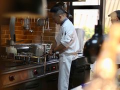 -卡普里披萨·牛扒·下午茶