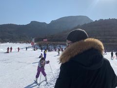-济南卧虎山滑雪场