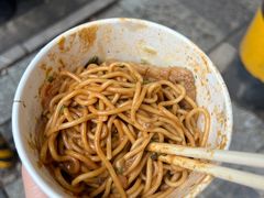 -球场热干面老店