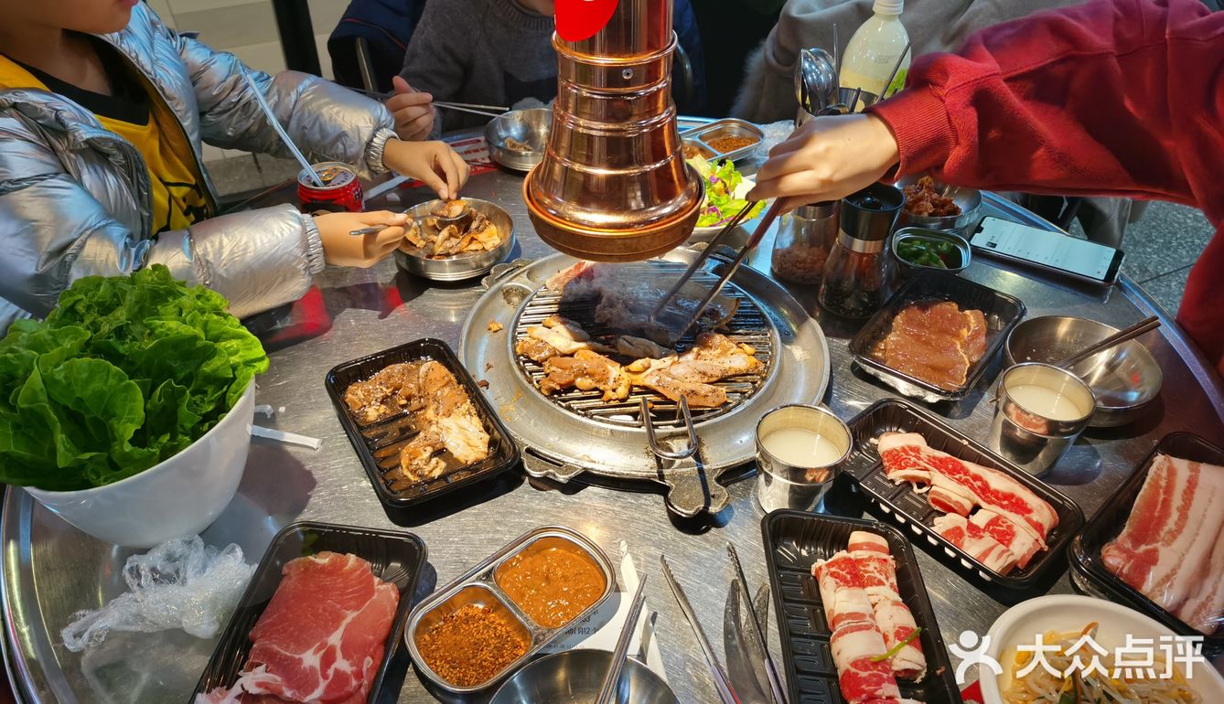 像吃牛皮筋服务：很棒，全程换了4次烤盘