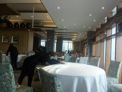 靠窗位-翠山·映月湖景餐厅(映月湖公园店)