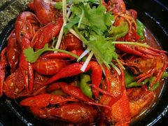 -虾弄弄海派小龙虾·牛羊蝎子火锅