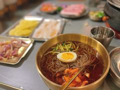 -围炉肉舍•炭烤活鳗•丹东海鲜烤肉(步行街店)