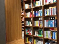 -百新书局(尚悦湾店)