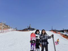 -采薇庄园四季滑雪场