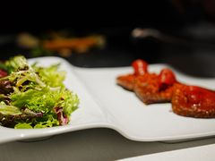 辣味低温碳烤牛舌配红彩椒-弦月窗LUNETTE BY AMANDA(复兴路店)