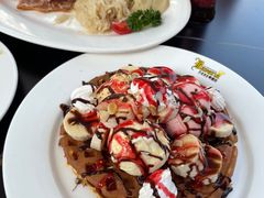 热华夫饼配水果香草冰淇淋-巴伐利亚啤酒坊(意式风情街店)