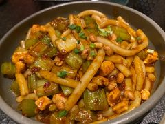 闺蜜米粉-丝路金桃·新疆菜(徐汇店)