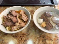 -松树干拌面店