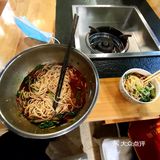一个星期吃一次面条，这么大个盆可带劲。我吃的不少