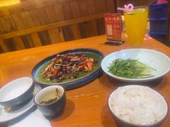 -老滇山寨•云南特色菜•地方菜•民族风情歌舞表演(金碧店)