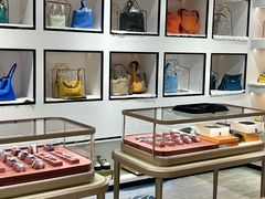 -万物奢潮中古奢侈品(青岛店)