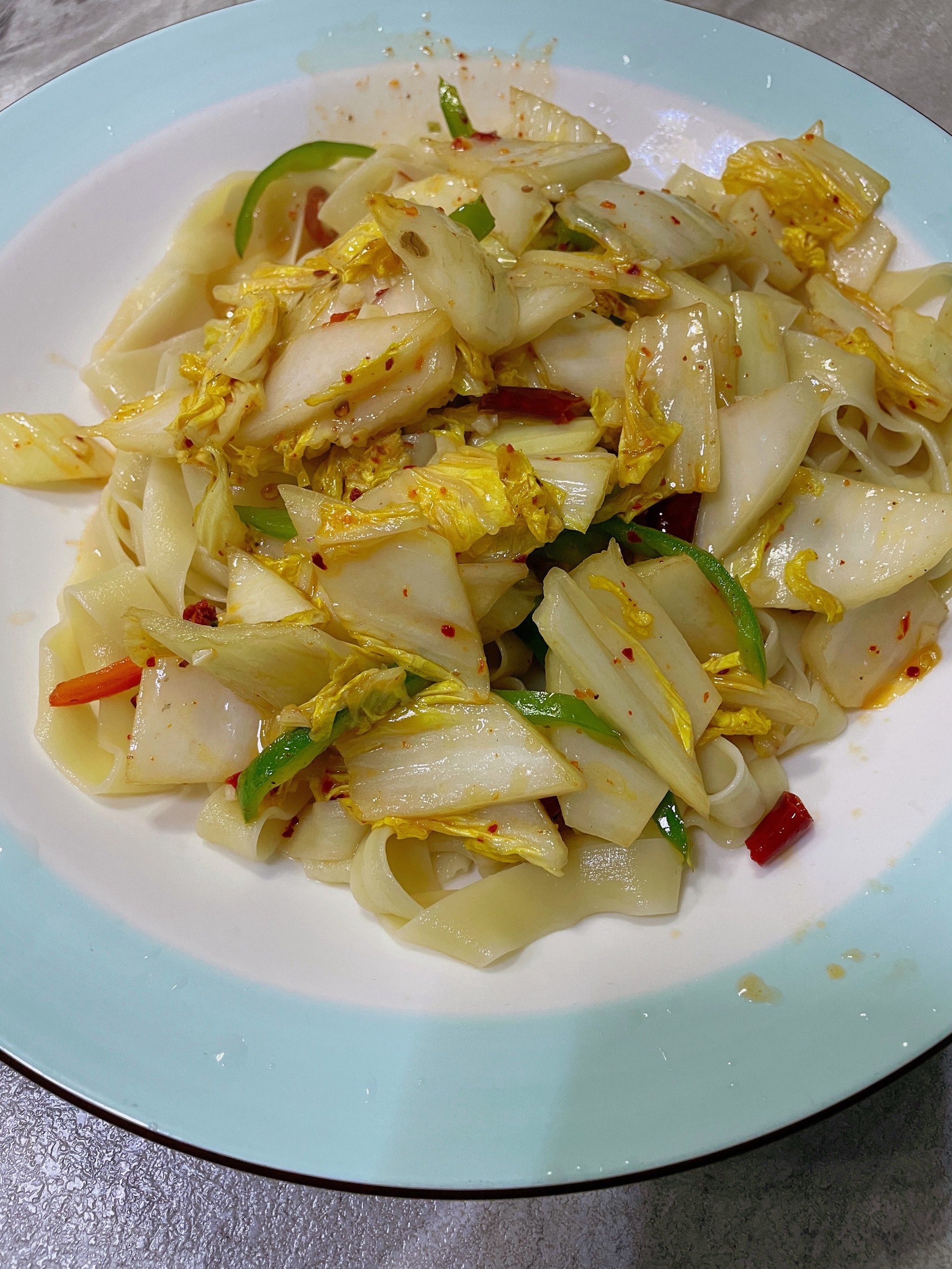 嘉善探店|酸辣白菜盖浇面!专治胃口不佳!