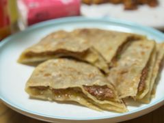 -溢心园香河肉饼总店