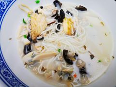 鲍蛤蛏海鲜面-沪西老弄堂面馆(定西路店)