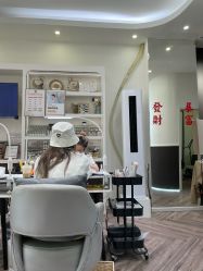 -花岐款式专研健康美甲沙龙