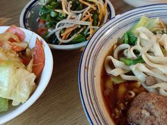 小炖肉面-五度翠清大同刀削面