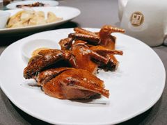 脆皮乳鸽-望乡楼上海菜(日月光店)