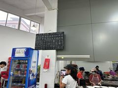 -容里煲仔饭(利丰北路店)