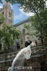 -现代经典婚纱摄影