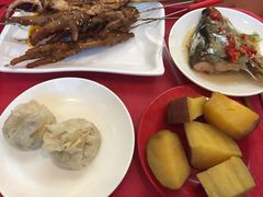 华中科技大学百景园(二楼自助餐厅)-华中科技大学百景园(三楼酒店)