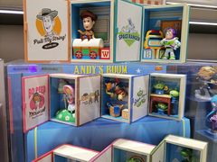 -泡泡玛特POPMART(万达店)