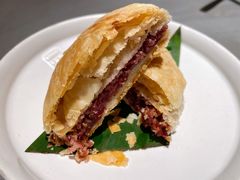 现烤玫瑰鲜花饼-云海肴·汽锅鸡·云南菜(高德置地店)