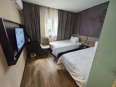 -IU酒店(北京通州环球度假区梨园地铁站店)