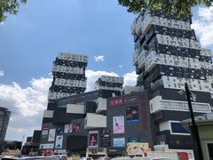 -资和信百货商场