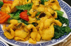 Bok Choy Stir-fried with Raw Fish Slices