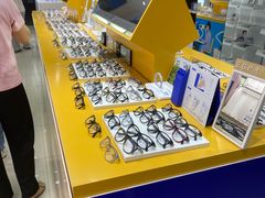 -诺柯视眼镜-蔡司依视路官方工厂店(淞南一店)