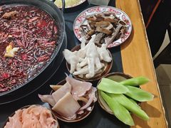 锅底颜色真的很赞-肥龙火锅(南坪店)