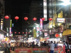 -六合夜市