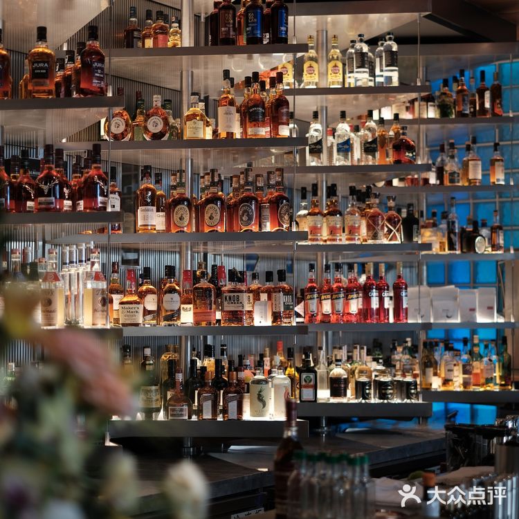 深圳新店|藏在万象天地超有氛围的餐酒吧