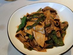 -八府香鸭·啫啫煲(华山路店)