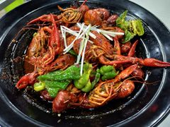 -虾弄弄海派小龙虾·牛羊蝎子火锅